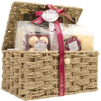 Winter Berry and Clementine Hamper